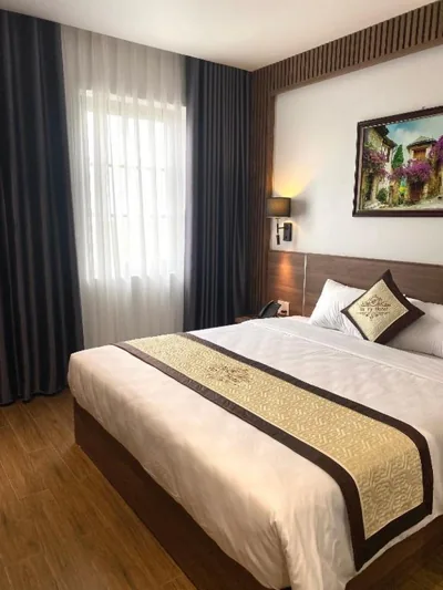 海景大床房 — Navy Hotel Ha Long