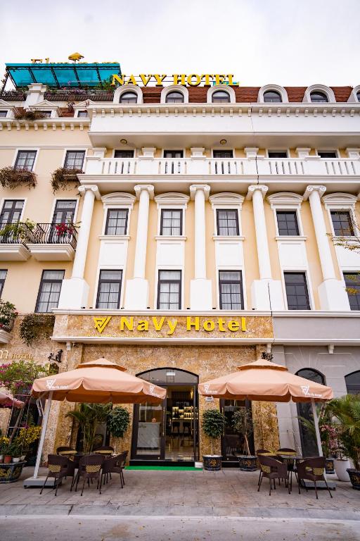 Navy Hotel Ha Long – Ha Long Bay